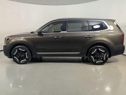 Dark Moss 2023 Kia Telluride S