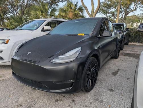 2022 Tesla Model Y Long Range Dual Motor All-Wheel Drive
