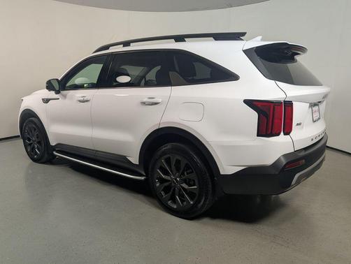 Glacial White Pearl 2022 Kia Sorento SX