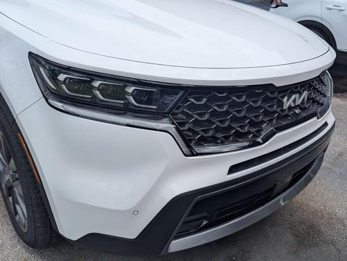 Glacial White Pearl 2022 Kia Sorento SX