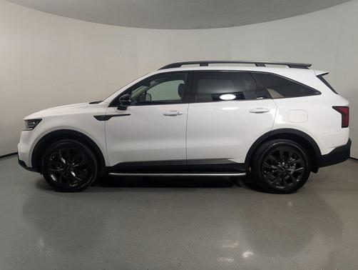 Glacial White Pearl 2022 Kia Sorento SX