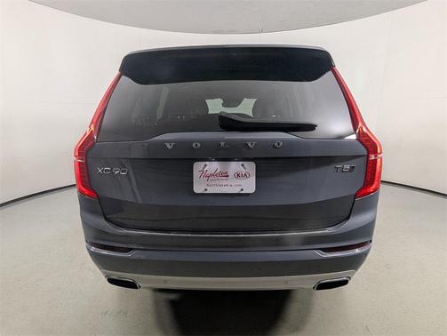 2020 Volvo XC90 T5 Momentum