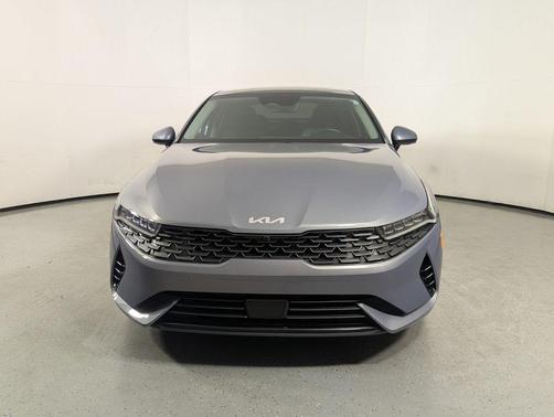 Everlasting Silver 2024 Kia K5 EX