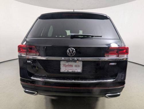 Deep Black 2022 Volkswagen Atlas 2.0T SEL