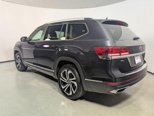 Deep Black 2022 Volkswagen Atlas 2.0T SEL
