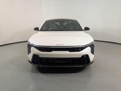 Snow White Pearl 2026 Kia K4 GT-Line