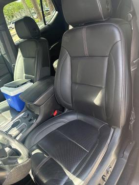 Mosaic Black Metallic 2023 Chevrolet Traverse RS