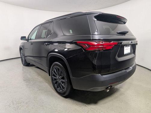Mosaic Black Metallic 2023 Chevrolet Traverse RS