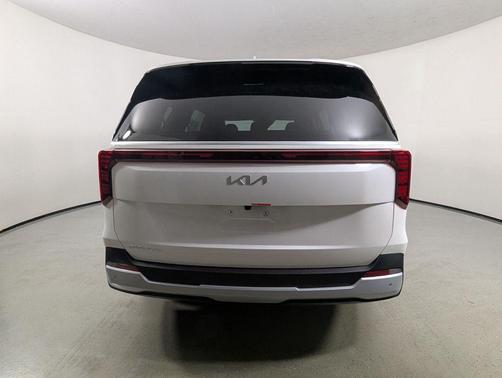 Snow White Pearl 2026 Kia Carnival LXS