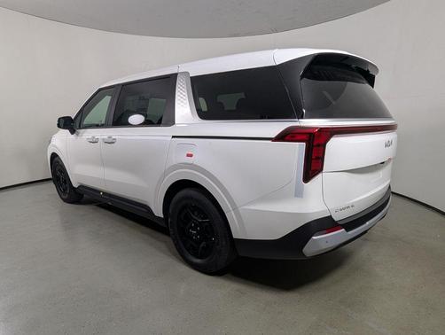 Snow White Pearl 2026 Kia Carnival LXS
