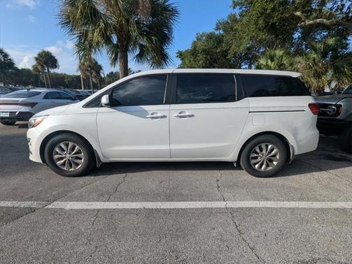 2021 Kia Sedona LX