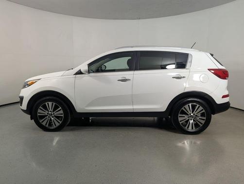 Clear White 2016 Kia Sportage EX
