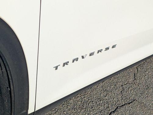 2024 Chevrolet Traverse LT