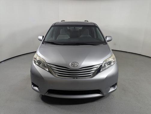 2017 Toyota Sienna LE