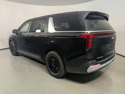 Aurora Black Pearl 2026 Kia Carnival LXS