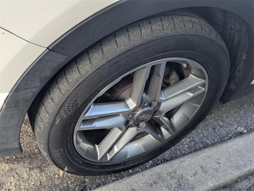 2017 Hyundai SANTA FE SE Ultimate