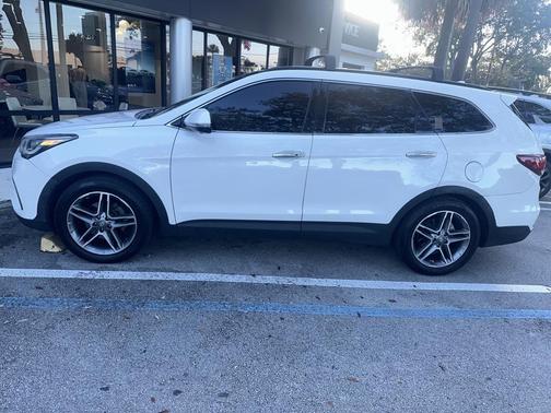 2017 Hyundai SANTA FE SE Ultimate