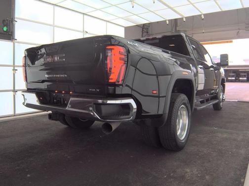 2024 GMC Sierra 3500 SLT