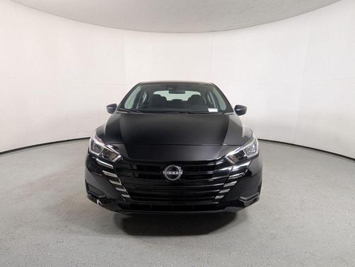 Super Black Metallic 2024 Nissan Versa 1.6 S