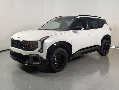 Snow White Pearl 2027 Kia Seltos X-Line S