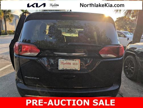 2017 Chrysler Pacifica Touring-L