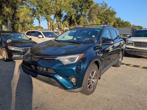 2017 Toyota RAV4 XLE