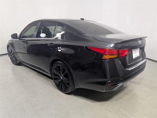 2022 Nissan Altima SR FWD