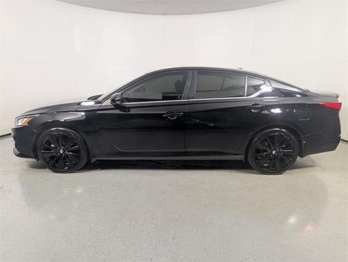 2022 Nissan Altima SR FWD