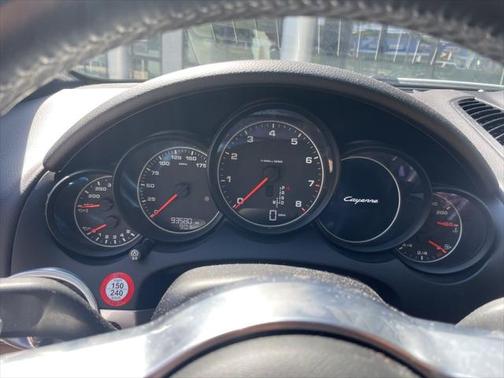 2017 Porsche Cayenne Platinum Edition