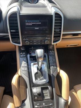 2017 Porsche Cayenne Platinum Edition