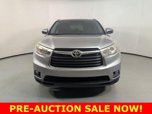 Silver Sky Metallic 2016 Toyota Highlander XLE