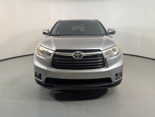 Silver Sky Metallic 2016 Toyota Highlander XLE