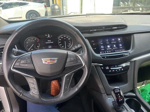 2022 Cadillac XT5 Premium Luxury