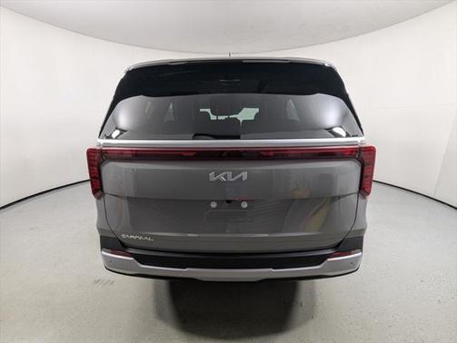 2025 Kia Carnival EX