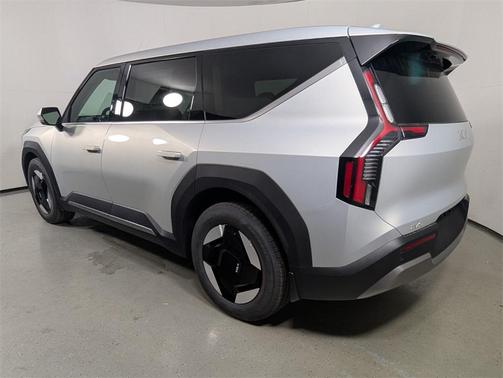 2026 Kia EV9 Light Long Range