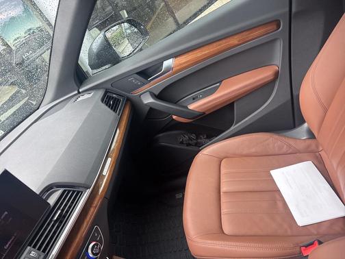 2022 Audi Q5 45 S line Premium Plus