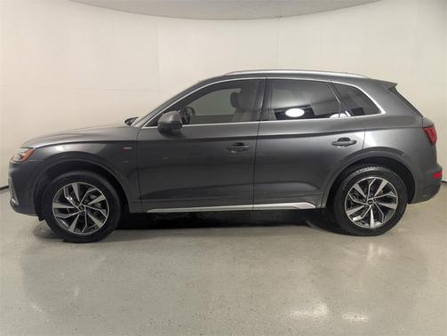 2022 Audi Q5 45 S line Premium Plus
