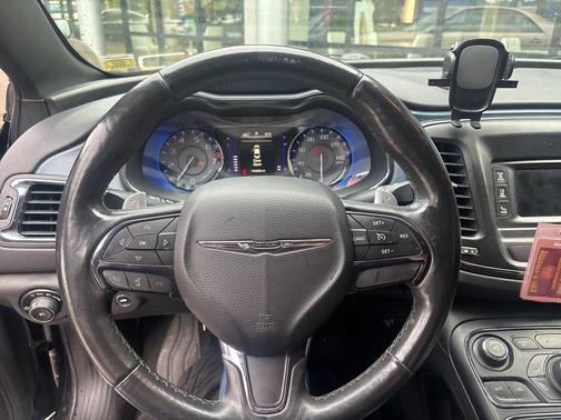 2015 Chrysler 200 S
