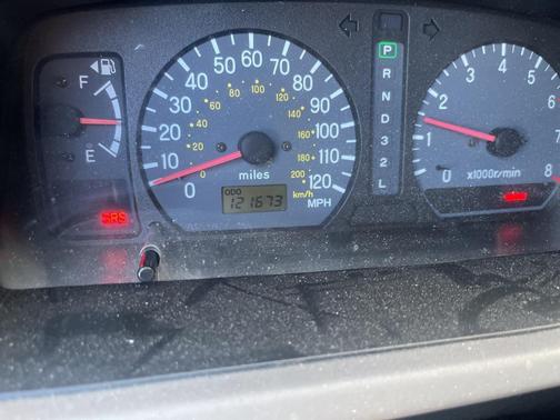 2000 Mitsubishi Montero Sport LS