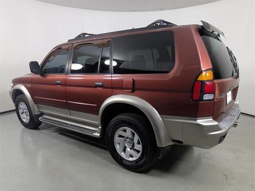2000 Mitsubishi Montero Sport LS