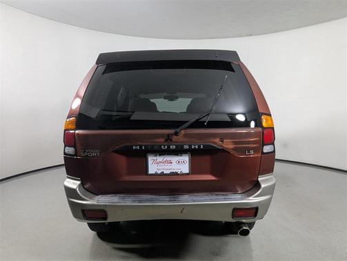 2000 Mitsubishi Montero Sport LS
