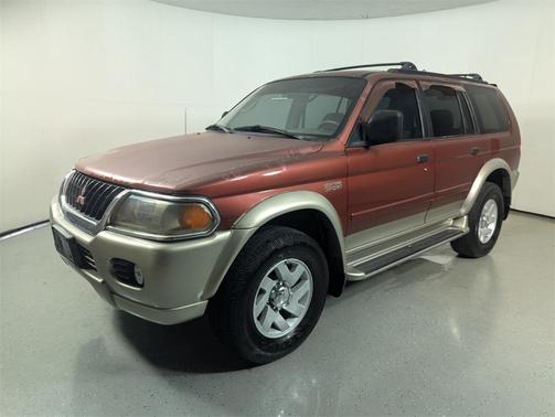 2000 Mitsubishi Montero Sport LS
