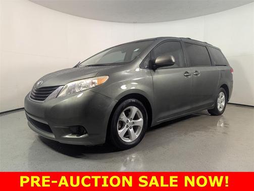 2014 Toyota Sienna LE