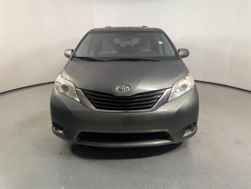 2014 Toyota Sienna LE