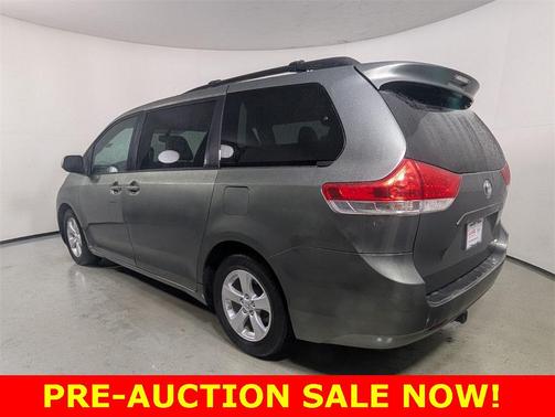 2014 Toyota Sienna LE