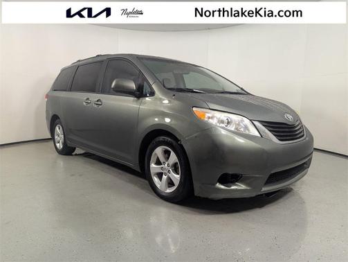2014 Toyota Sienna LE