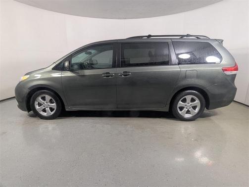 2014 Toyota Sienna LE