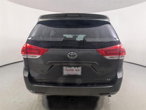 2014 Toyota Sienna LE