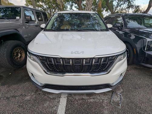 Snow White Pearl 2024 Kia Carnival LX