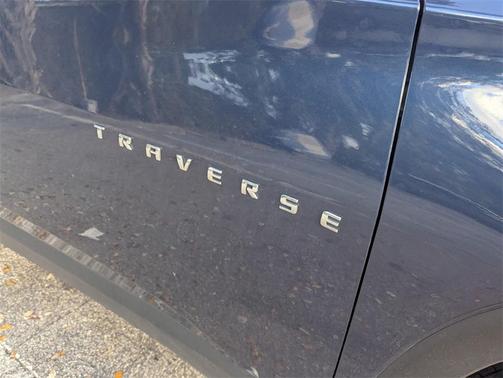 2022 Chevrolet Traverse LS